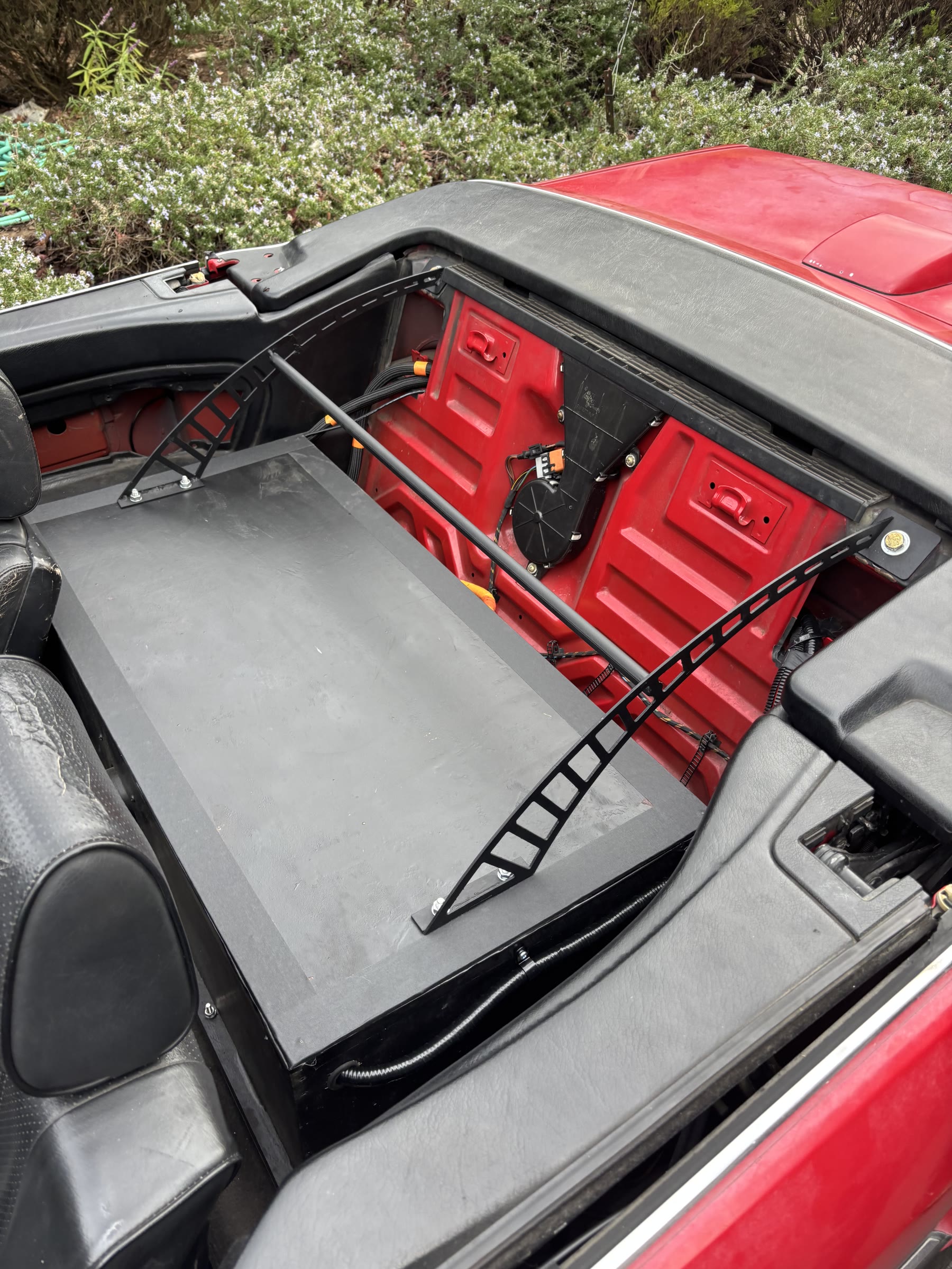 Rear battery and drivetrain supports installed